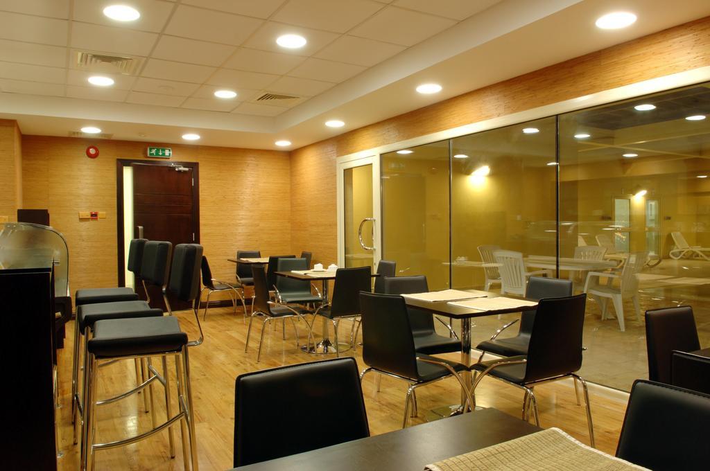 Tariq Almoayed Tower Apartment Manama Exterior photo